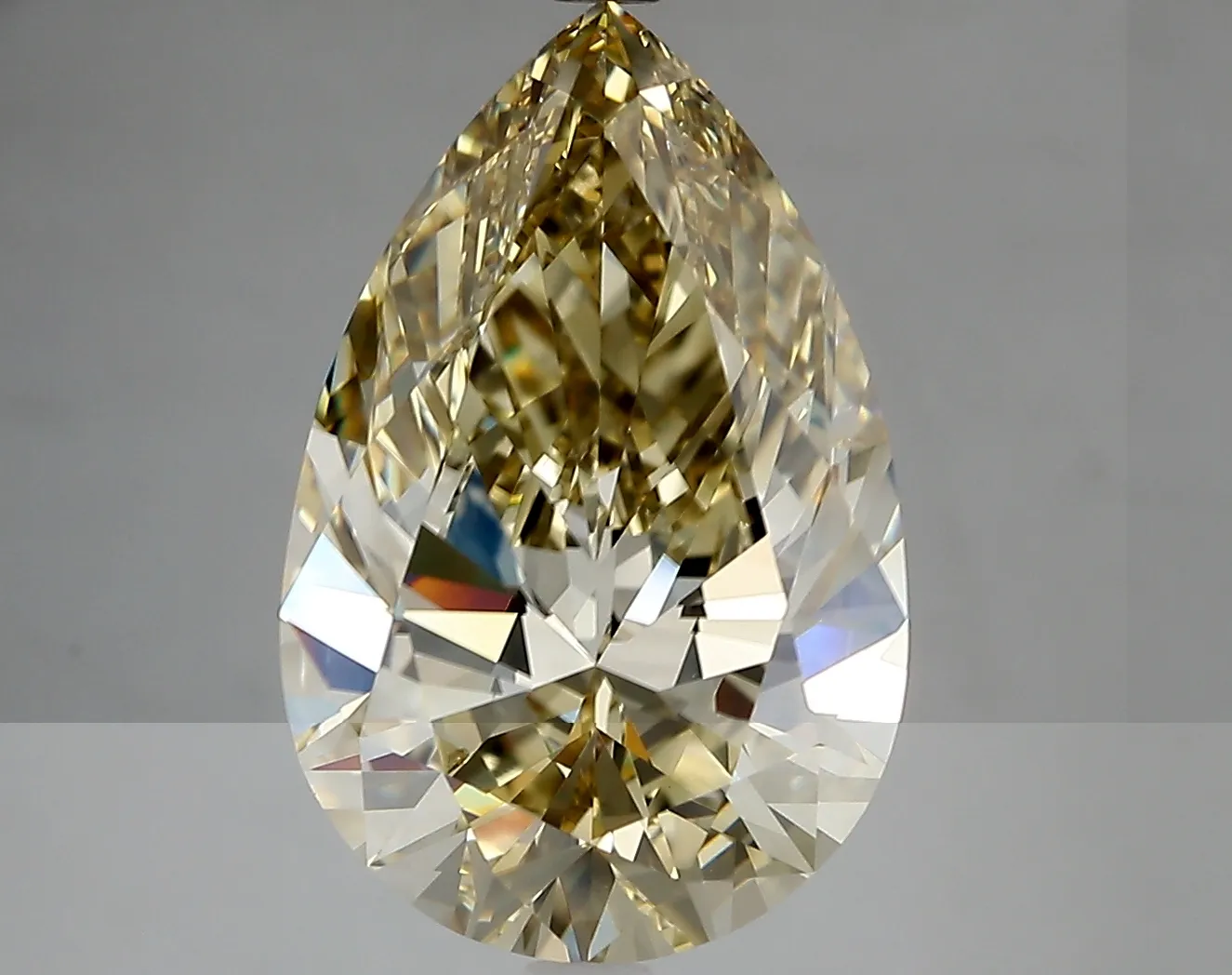 Pear 5.02 Yellow SI1 FNT