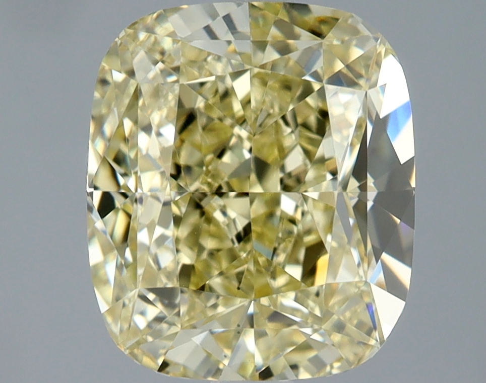 Cushion Brilliant 3.02 Yellow VS2 MED