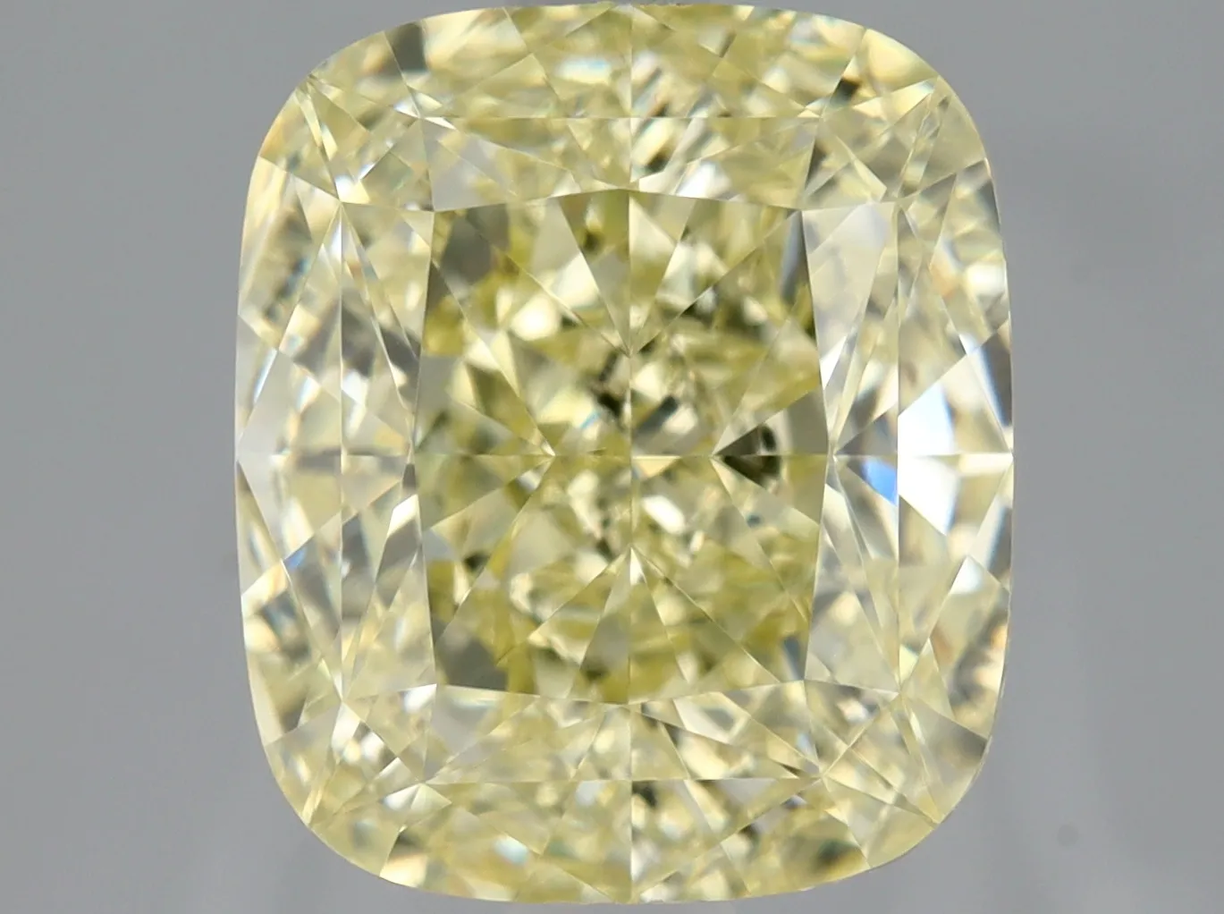 Cushion Brilliant 2.5 Y-Z VVS2 STG