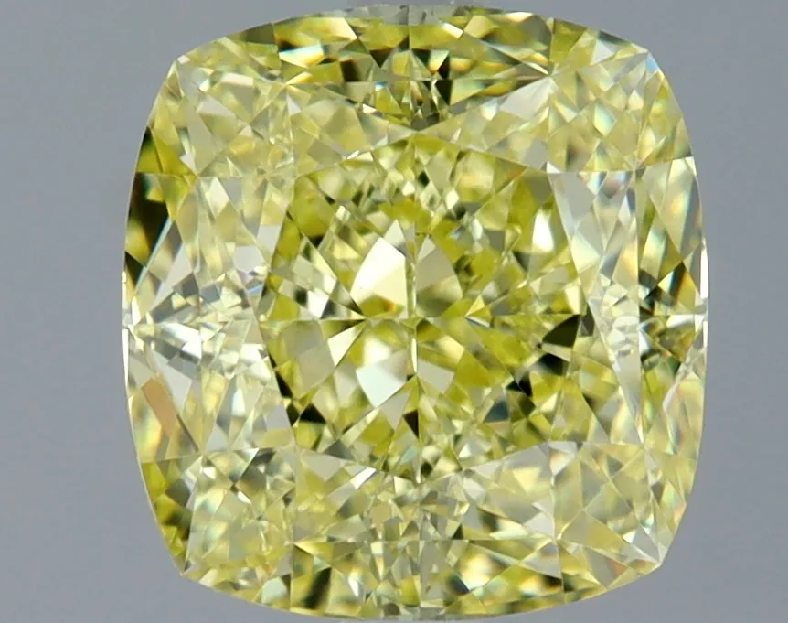 Cushion Brilliant 2.7 Yellow VS1 FNT