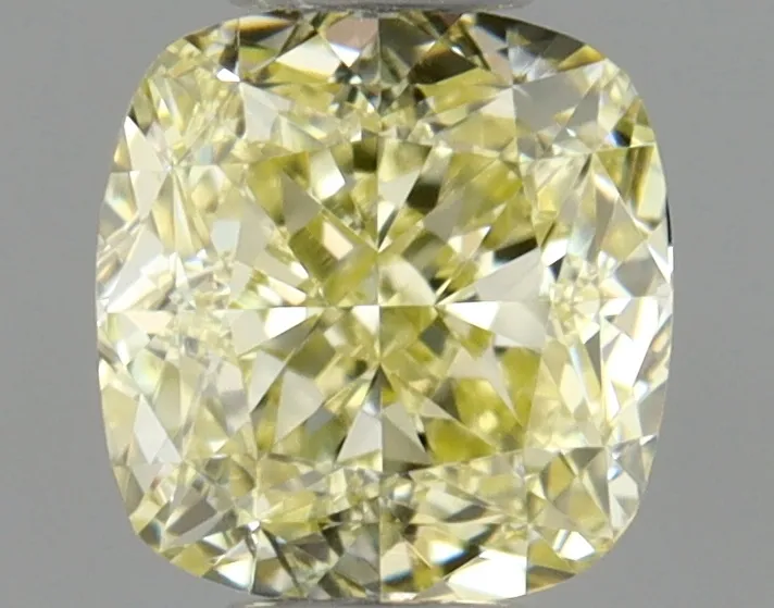 Cushion Brilliant 0.31 Y-Z VVS1 NON