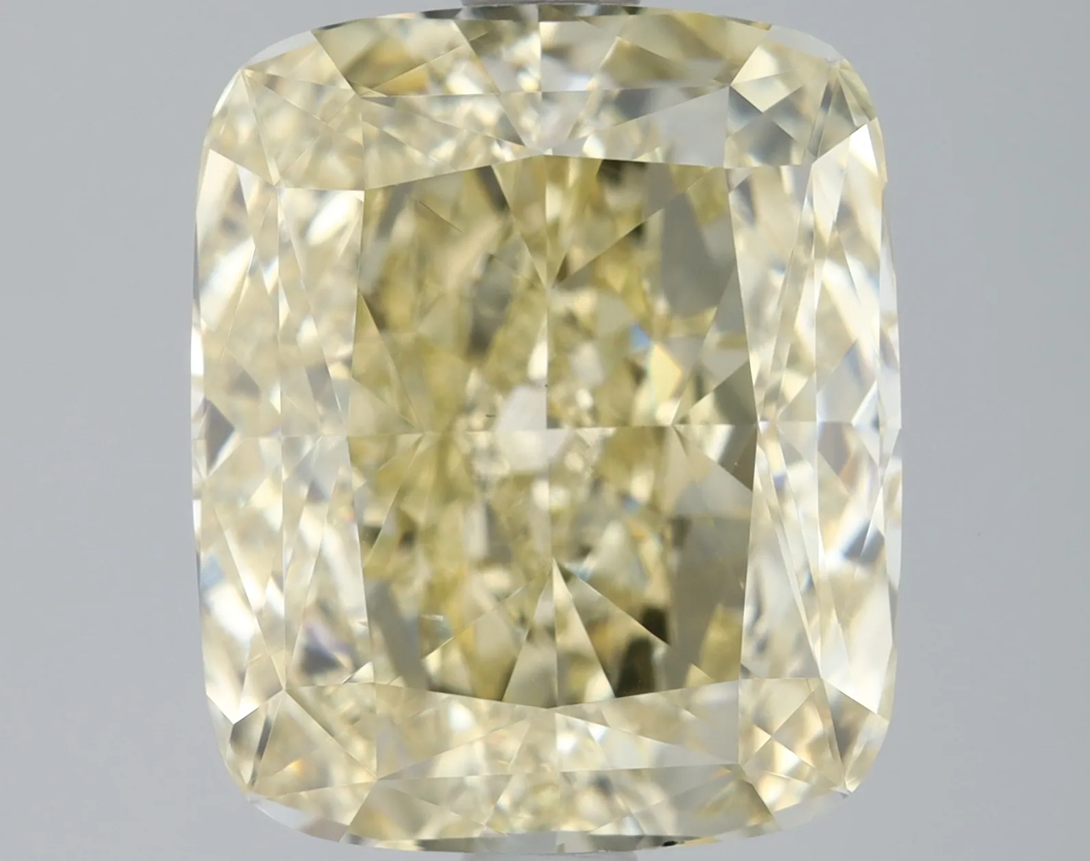 Cushion Brilliant 3.01 Blue VS2 FNT