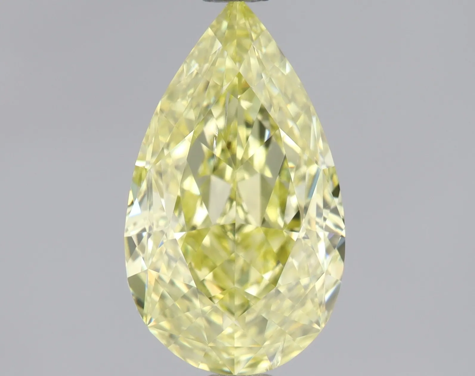 Pear 1.3 Yellow SI2 MED