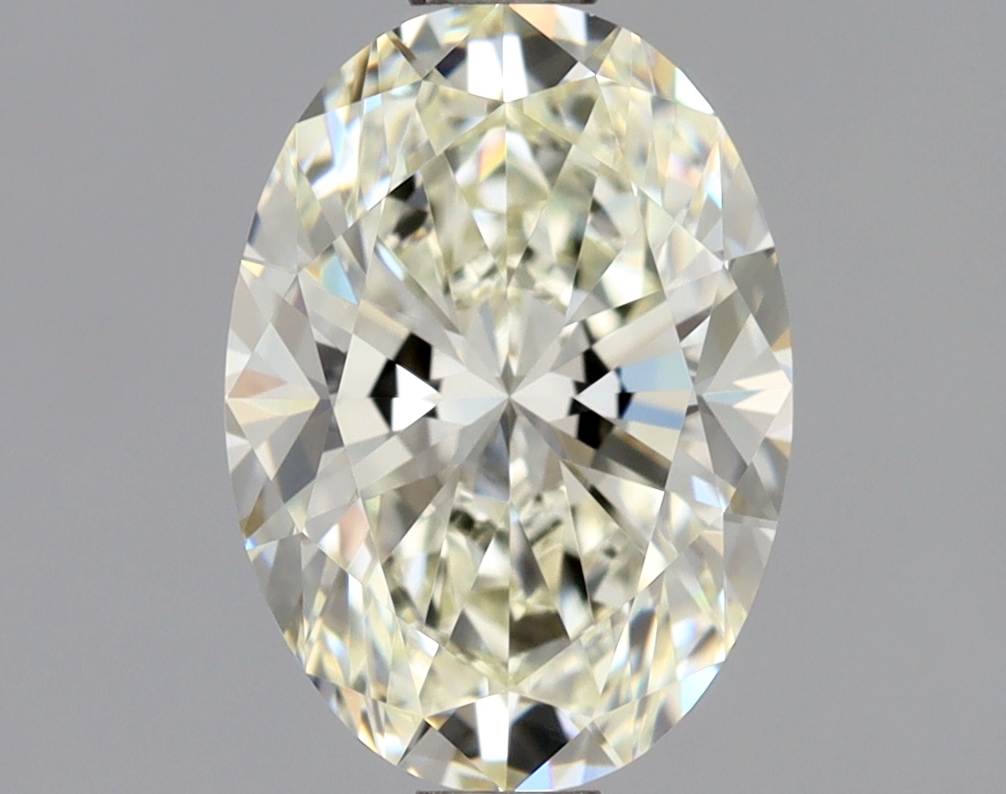 Oval 1.3 K VVS1 NON